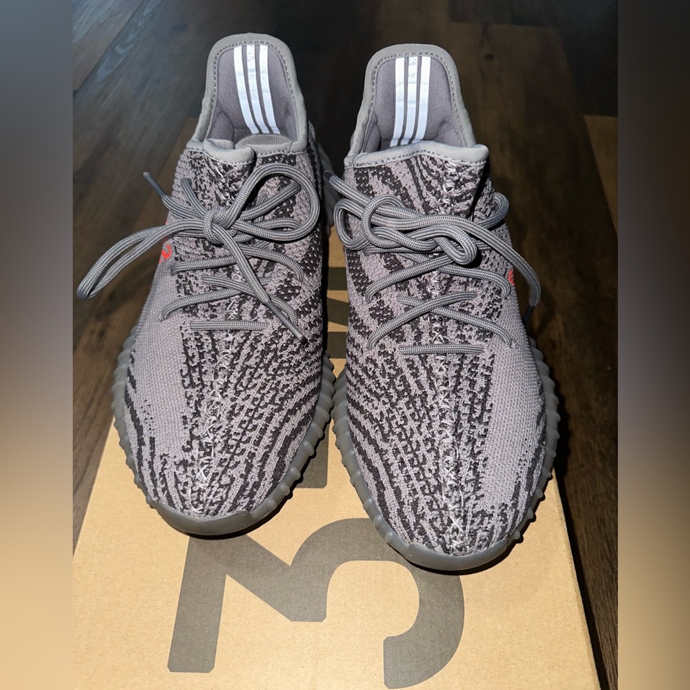 COPY - Yeezy Beluga 2.0 size 9
